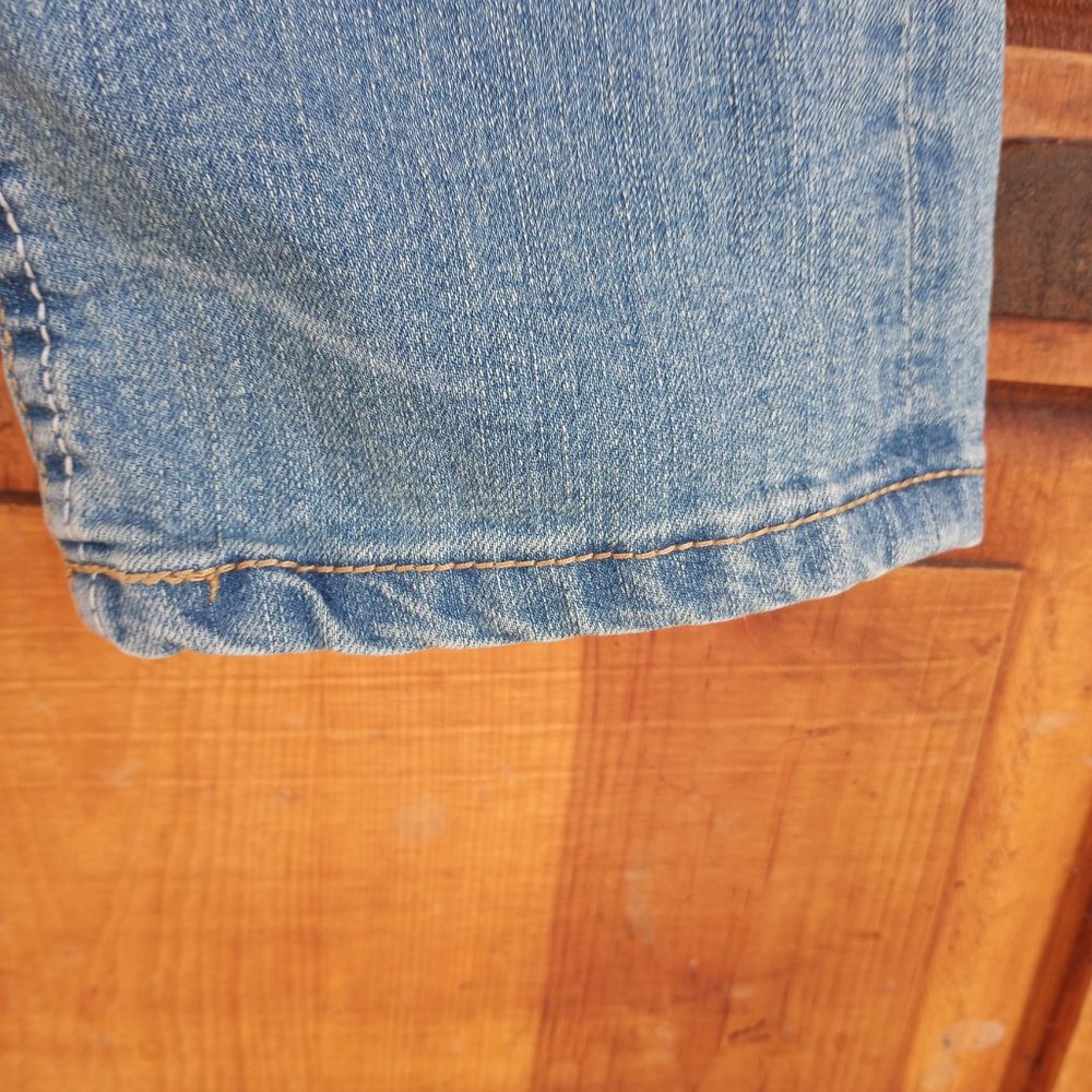 Dollhouse light wash jeans - Picture 9 of 12